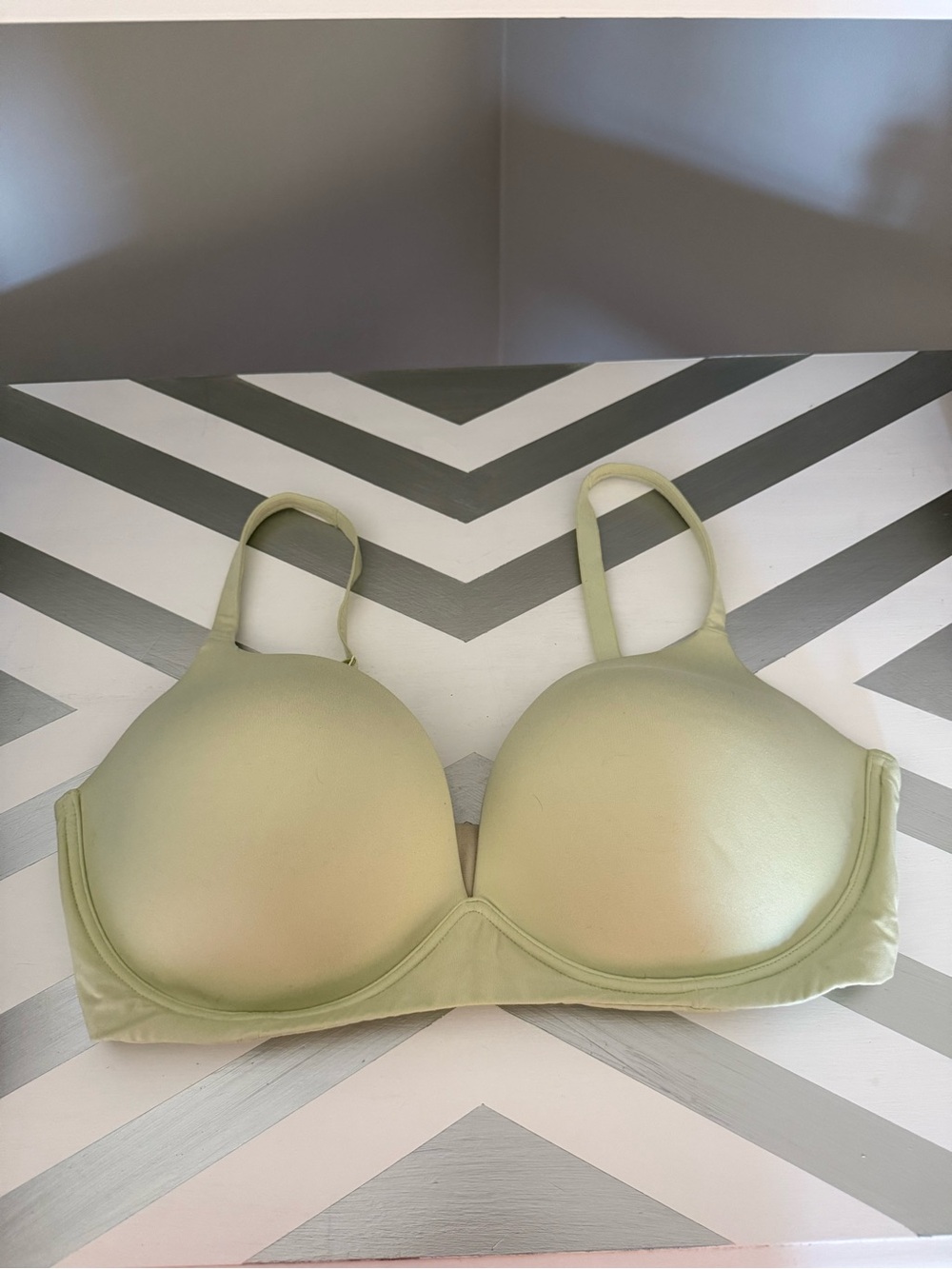 Victoria's Secret Light Green Wireless Bra